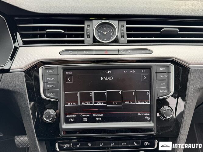 Volkswagen Passat GTE 41 interauto-car