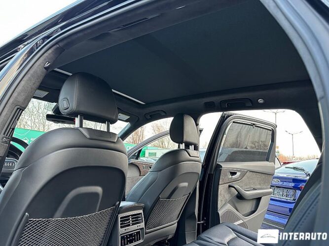 Audi Q7 52 interauto-car