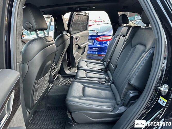 Audi Q7 50 interauto-car