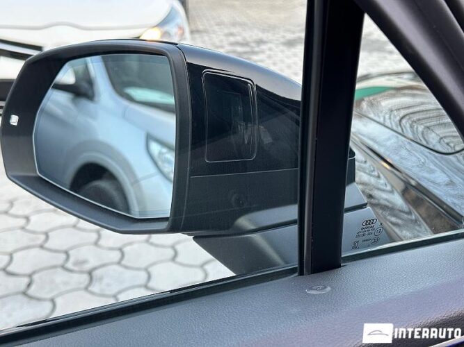 Audi Q7 62 interauto-car