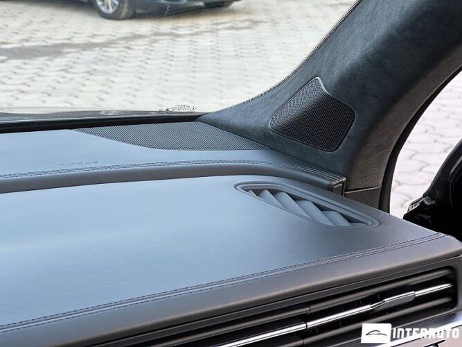 Audi Q7 63 interauto-car