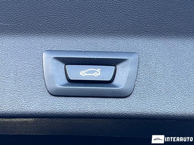 BMW X3 3.0i 45 interauto-car