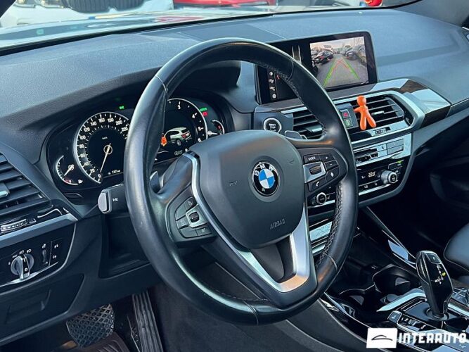 BMW X3 3.0i 37 interauto-car