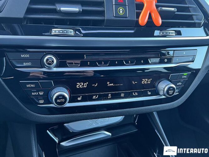 BMW X3 3.0i 41 interauto-car