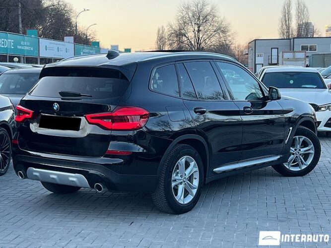 BMW X3 3.0i 32 interauto-car