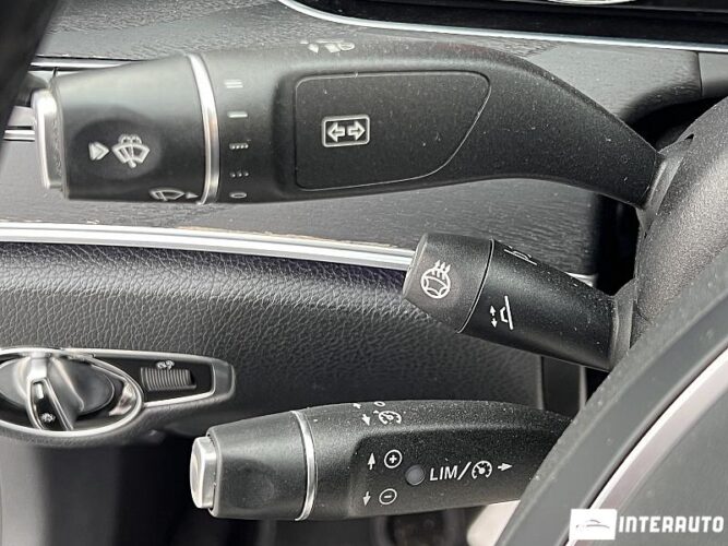 Mercedes E 220 57 interauto-car