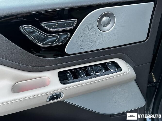 Lincoln Aviator 48 interauto-car