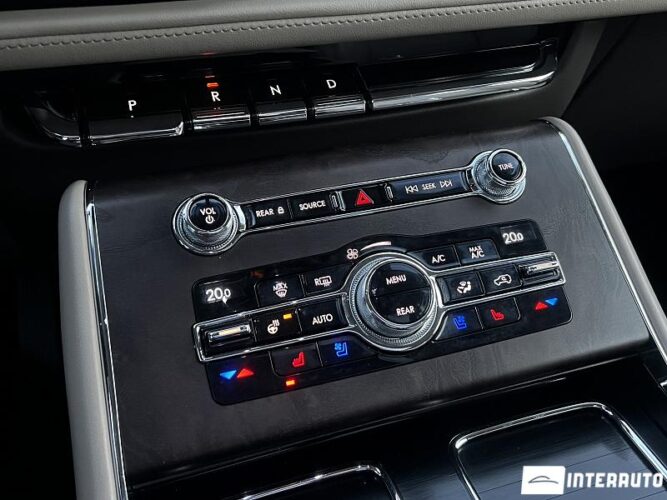 Lincoln Aviator 52 interauto-car