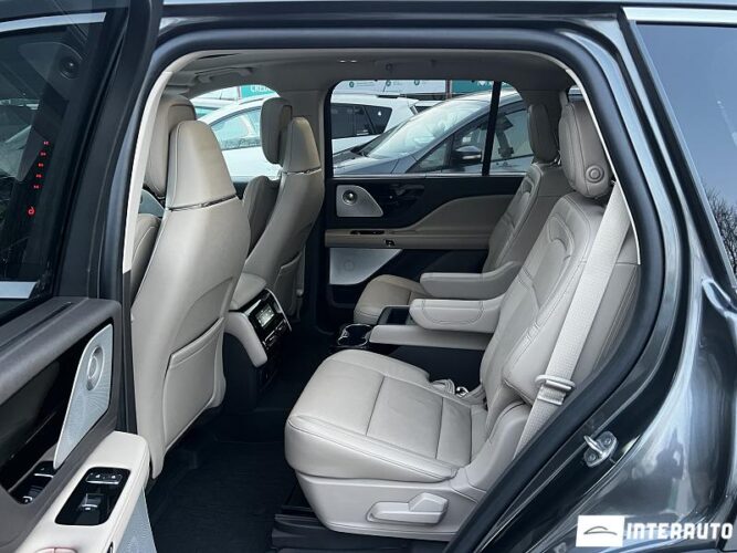 Lincoln Aviator 42 interauto-car