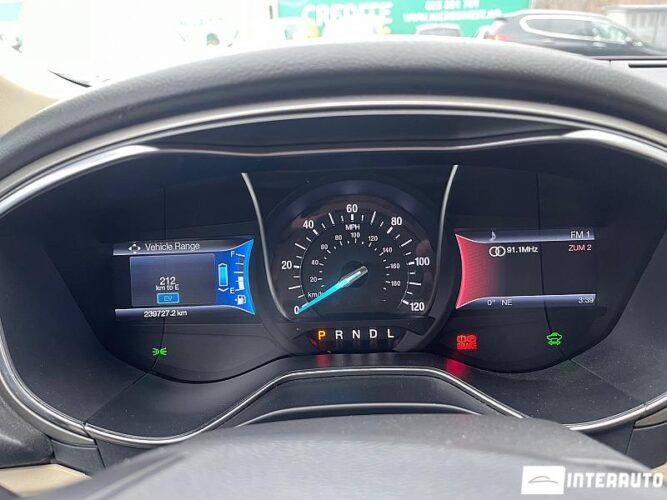 Ford Fusion 38 interauto-car