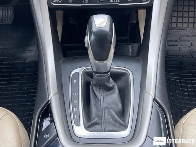 Ford Fusion 41 interauto-car
