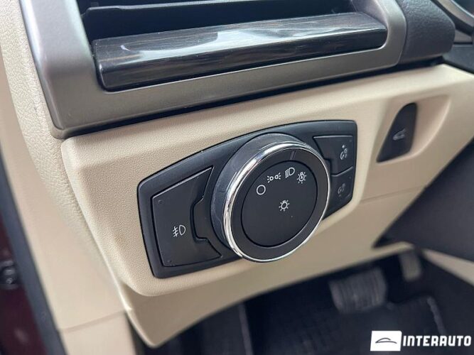 Ford Fusion 44 interauto-car