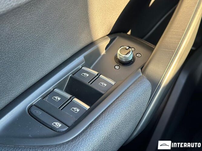 Audi Q5 38 interauto-car