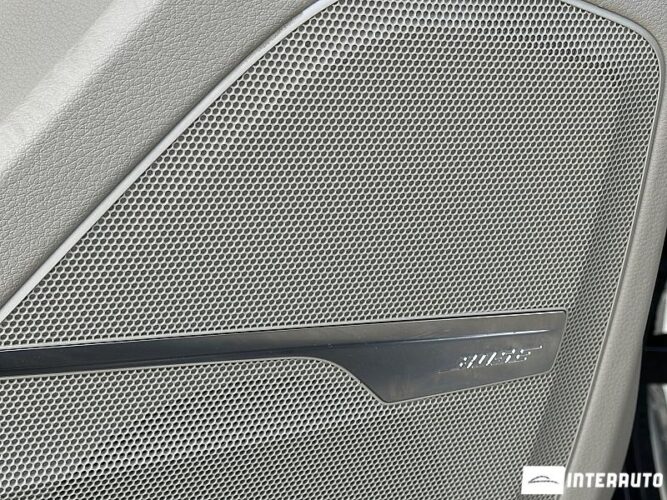 Audi Q7 42 interauto-car