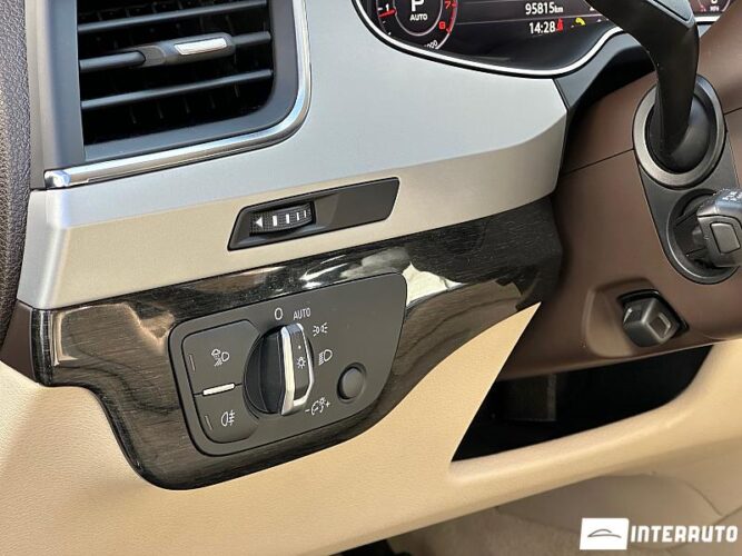 Audi Q7 43 interauto-car