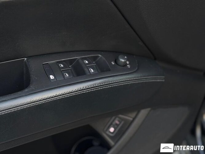 Audi Q7 40 interauto-car