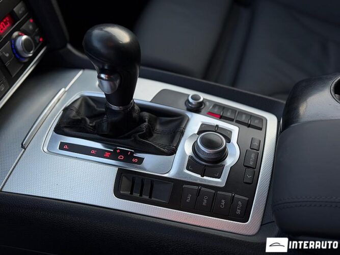 Audi Q7 49 interauto-car