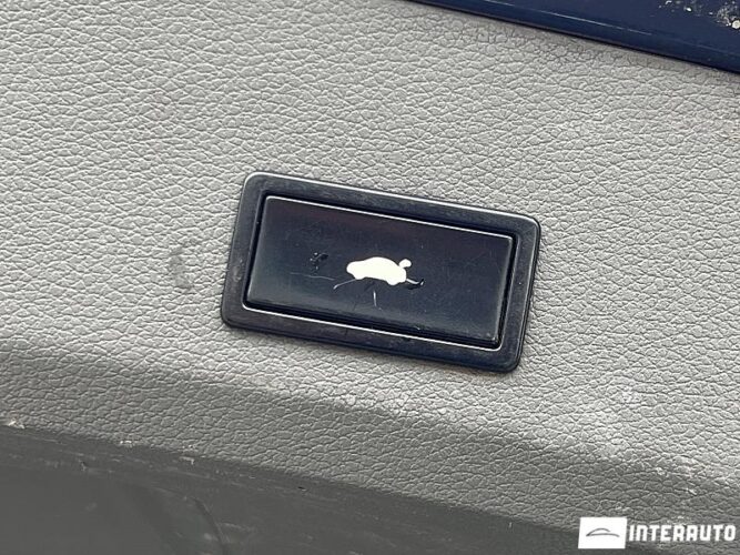 Audi Q7 61 interauto-car