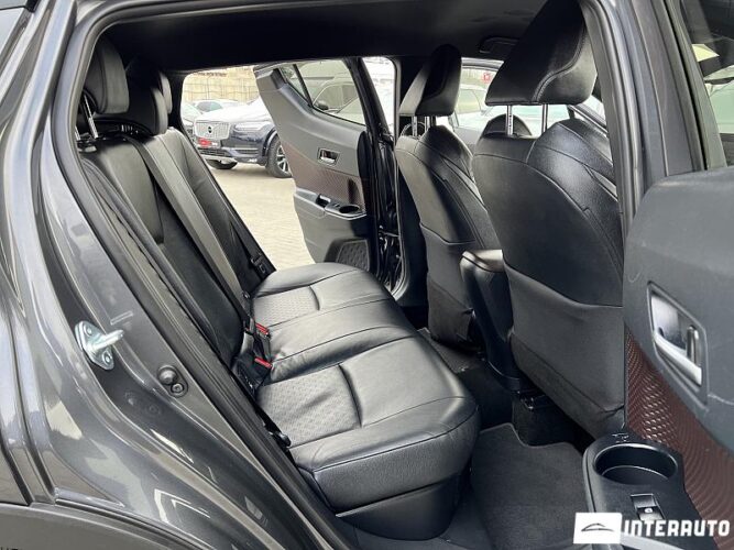 Toyota C-HR 47 interauto-car