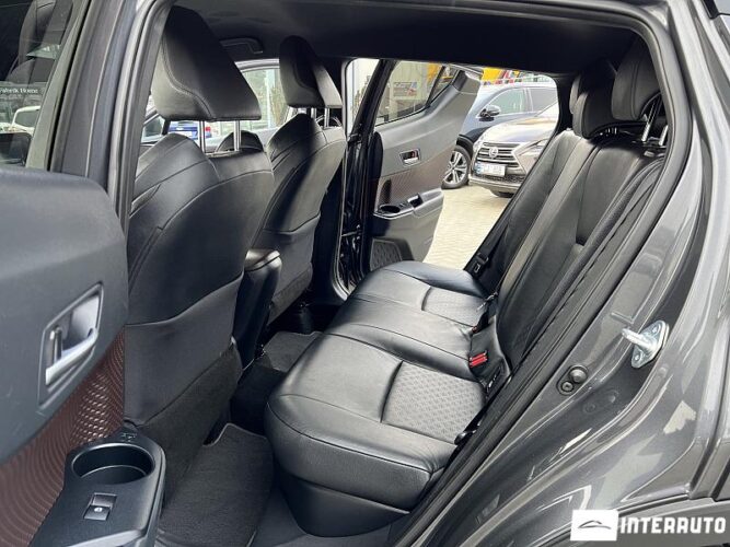 Toyota C-HR 46 interauto-car