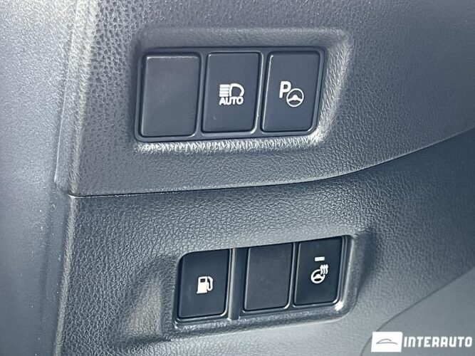 Toyota C-HR 54 interauto-car