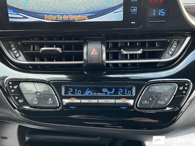 Toyota C-HR 44 interauto-car