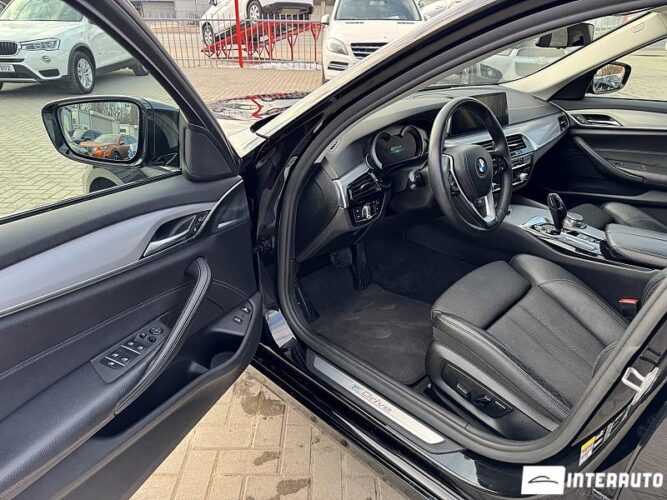 BMW 530e 44 interauto-car