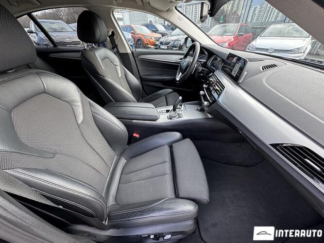 BMW 530e 58 interauto-car