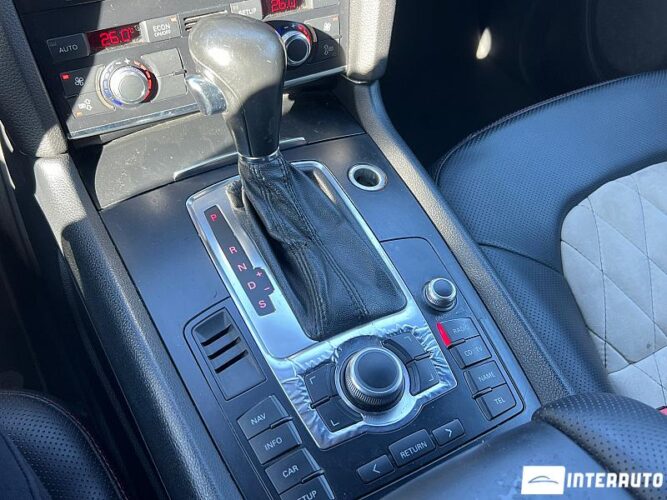 Audi Q7 44 interauto-car