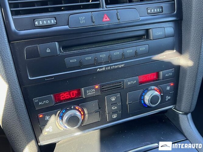 Audi Q7 43 interauto-car