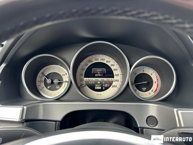 Mercedes E 300h 48 interauto-car