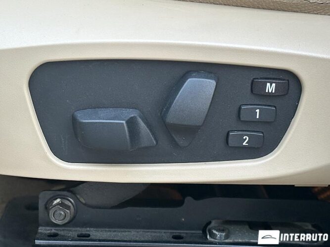 BMW X3 2.8i 49 interauto-car