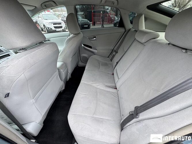 Toyota Prius 58 interauto-car