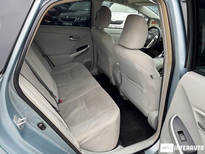 Toyota Prius 59 interauto-car