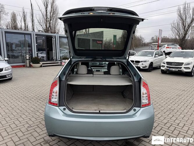 Toyota Prius 61 interauto-car