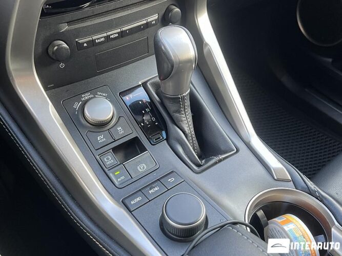 Lexus NX 300H 48 interauto-car