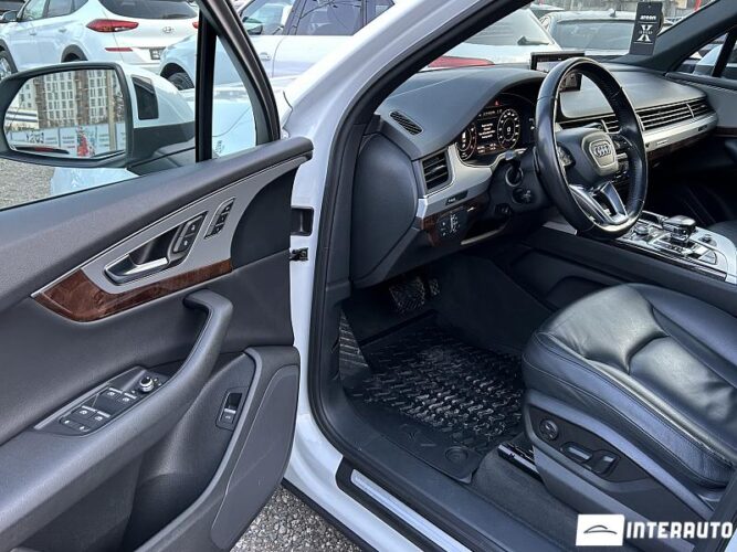 Audi Q7 41 interauto-car