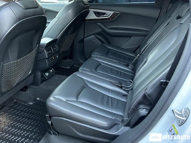 Audi Q7 55 interauto-car