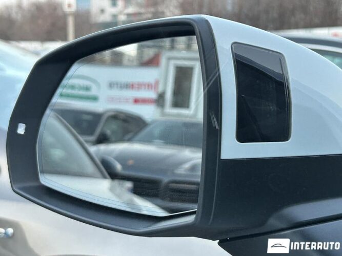 Audi Q7 40 interauto-car