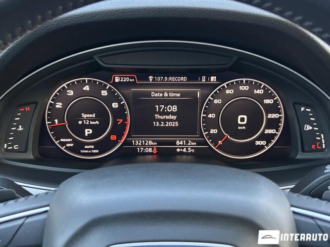 Audi Q7 48 interauto-car