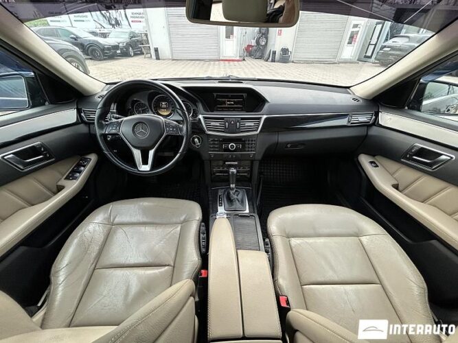 Mercedes E 200 38 interauto-car