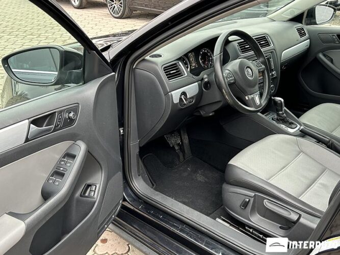 Volkswagen Jetta 36 interauto-car