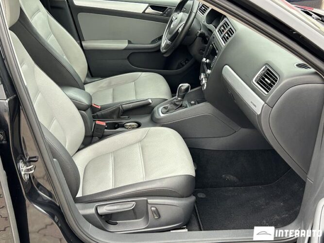 Volkswagen Jetta 46 interauto-car