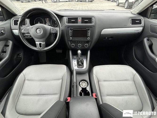 Volkswagen Jetta 39 interauto-car