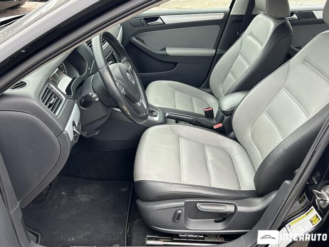 Volkswagen Jetta 38 interauto-car