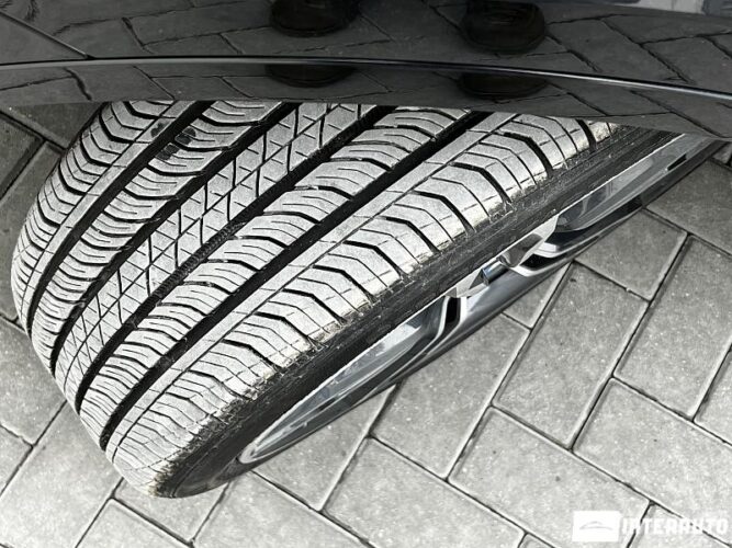 BMW X1 2.8i 44 interauto-car