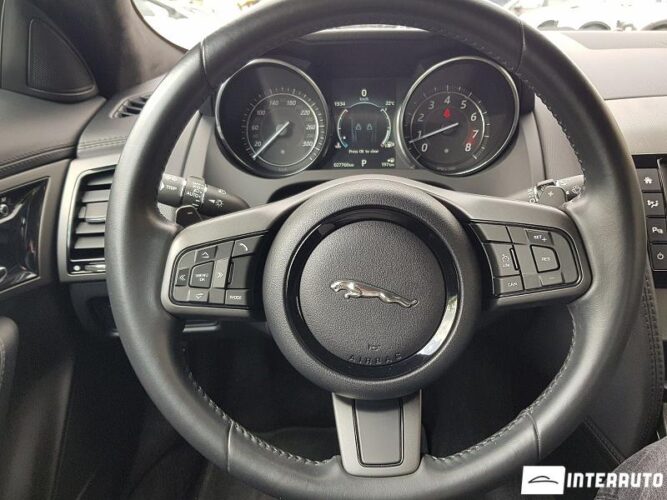 Jaguar F-Type 42 interauto-car