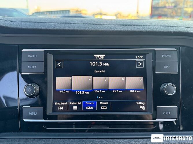 Volkswagen Jetta 41 interauto-car