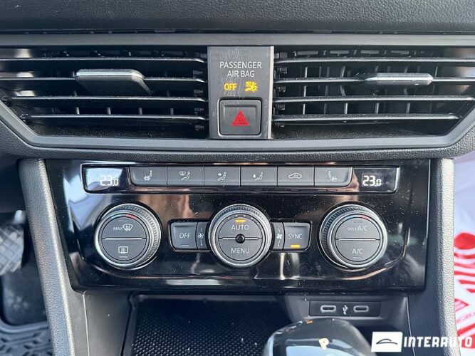 Volkswagen Jetta 43 interauto-car