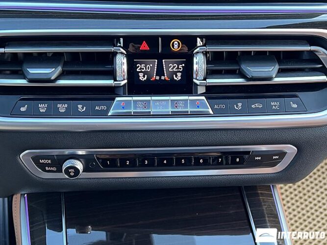 BMW X5 4.0i 44 interauto-car